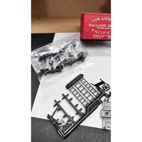 Roundhouse HO 36 Train Box Car Los Angeles Pacific BALLOON Route Original Box - Picture 10 of 16